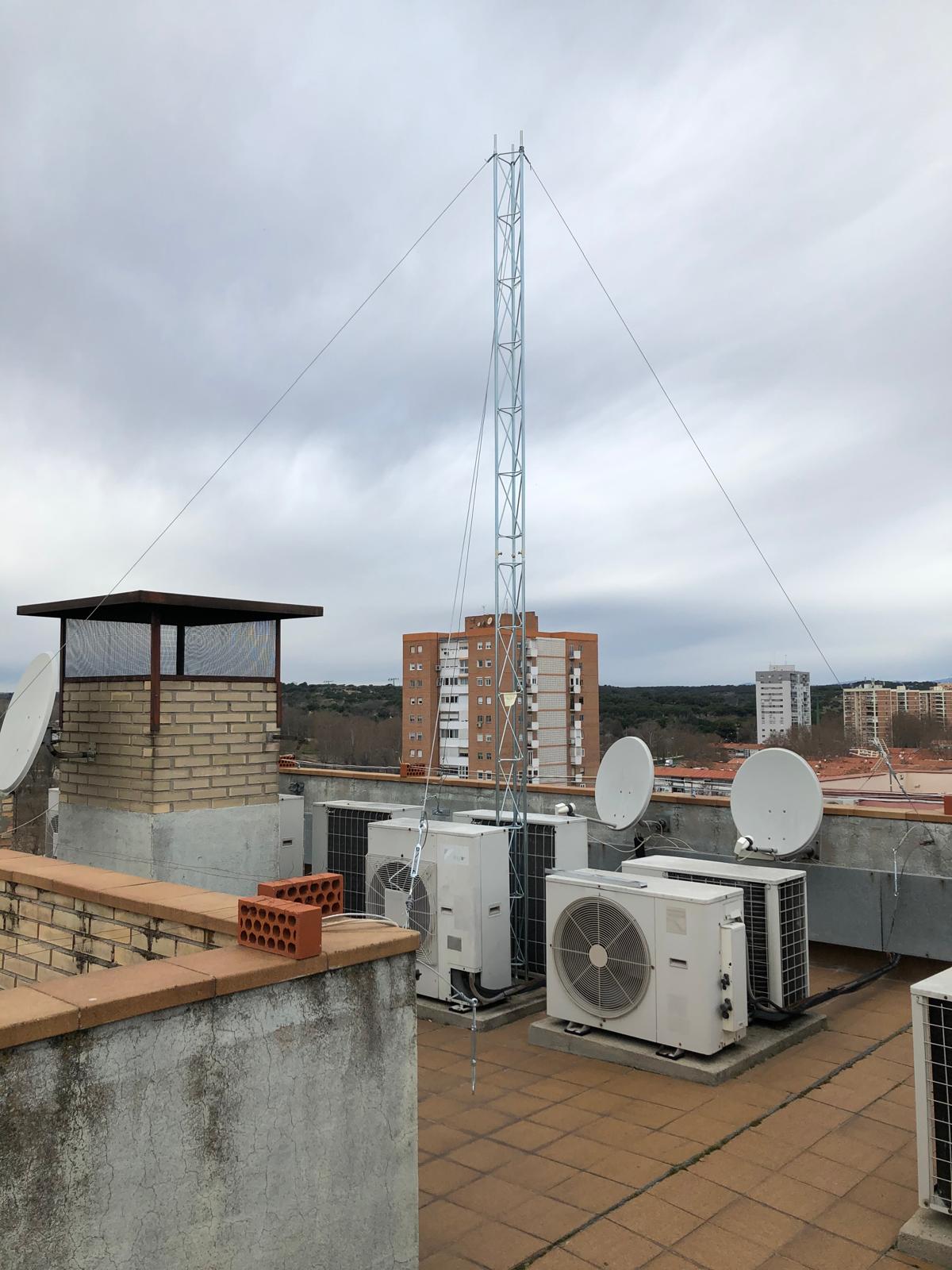Instalación de antena TDT para comunidad de vecinos